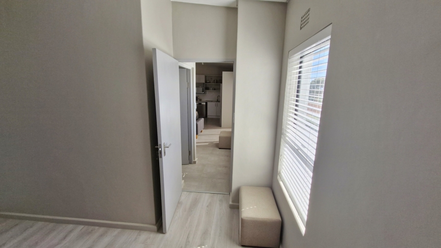 1 Bedroom Property for Sale in Table View Western Cape